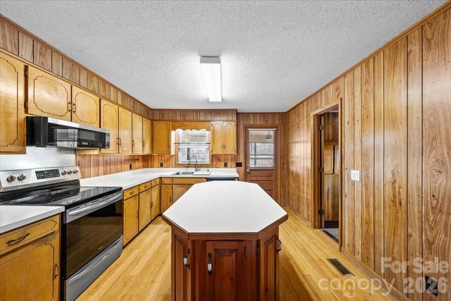 372 Holly Hills Drive, Troy, NC 27371