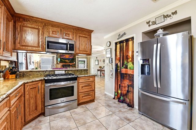 5424 Bramble Lane, Dickinson, TX 77539