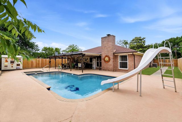 5424 Bramble Lane, Dickinson, TX 77539