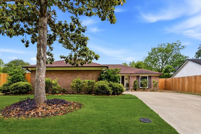 5424 Bramble Lane, Dickinson, TX 77539