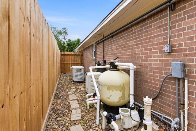 5424 Bramble Lane, Dickinson, TX 77539