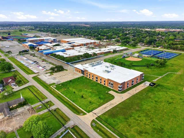 5424 Bramble Lane, Dickinson, TX 77539