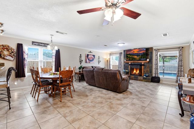 5424 Bramble Lane, Dickinson, TX 77539