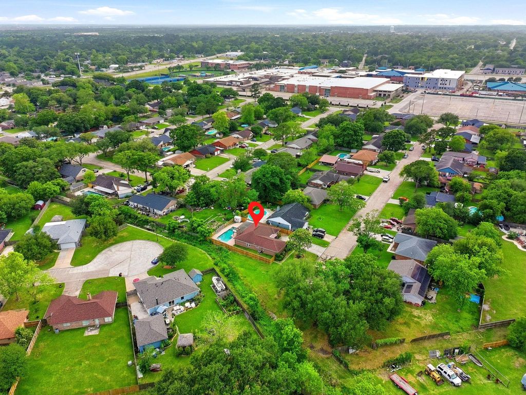 5424 Bramble Lane, Dickinson, TX 77539