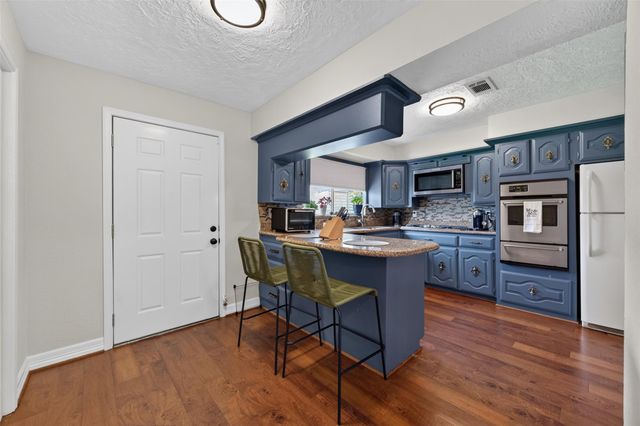 7615 Azalea Street, Houston, TX 77023