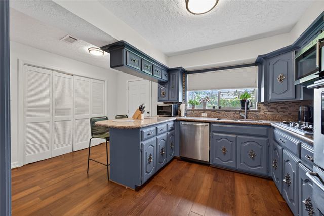 7615 Azalea Street, Houston, TX 77023