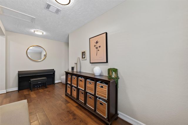 7615 Azalea Street, Houston, TX 77023