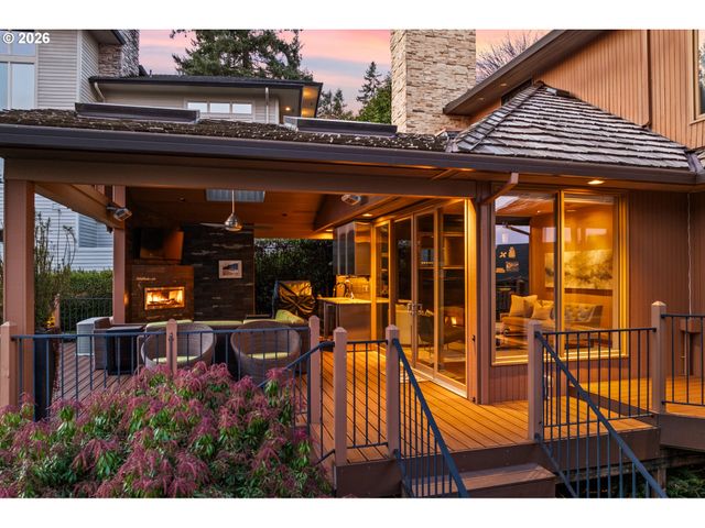 1592 VIEW LAKE Ct, Lake Oswego, OR 97034