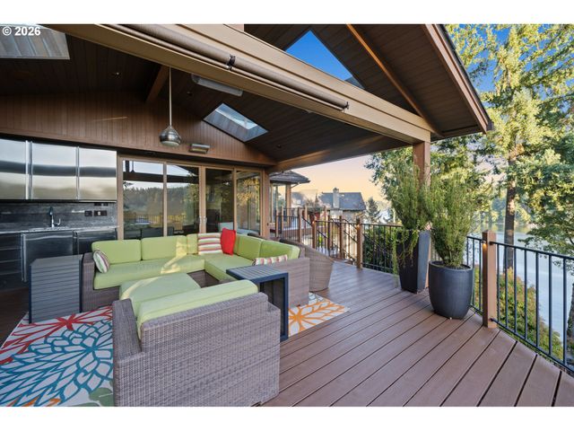 1592 VIEW LAKE Ct, Lake Oswego, OR 97034