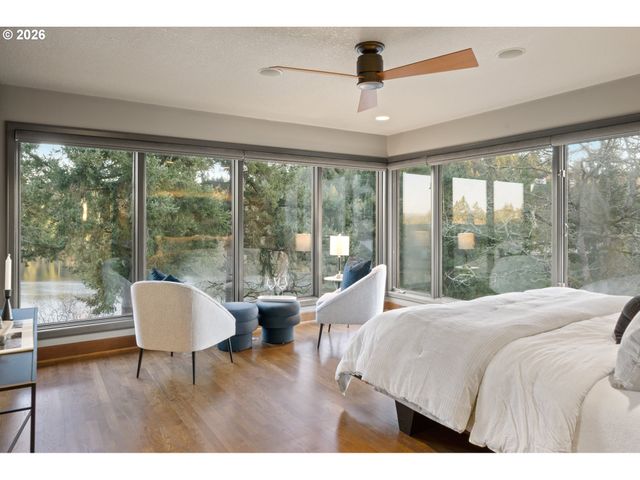 1592 VIEW LAKE Ct, Lake Oswego, OR 97034