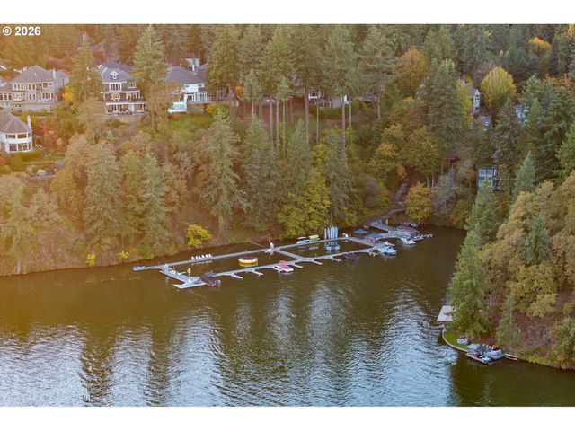 1592 VIEW LAKE Ct, Lake Oswego, OR 97034