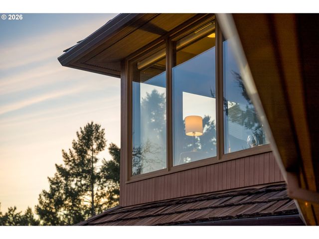 1592 VIEW LAKE Ct, Lake Oswego, OR 97034