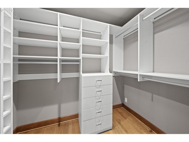 1592 VIEW LAKE Ct, Lake Oswego, OR 97034