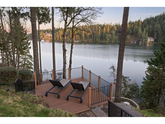 1592 VIEW LAKE Ct, Lake Oswego, OR 97034