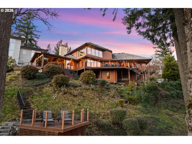 1592 VIEW LAKE Ct, Lake Oswego, OR 97034