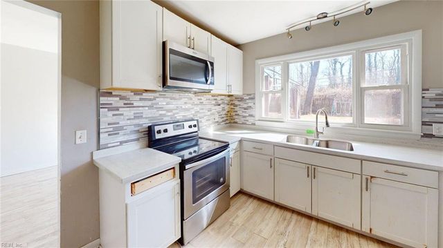 63 Azalea DR, Hampton, VA 23669