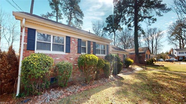 63 Azalea DR, Hampton, VA 23669