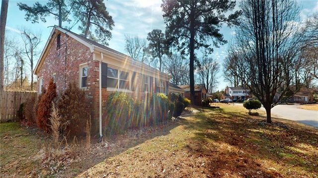 63 Azalea DR, Hampton, VA 23669