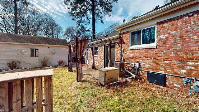 63 Azalea DR, Hampton, VA 23669