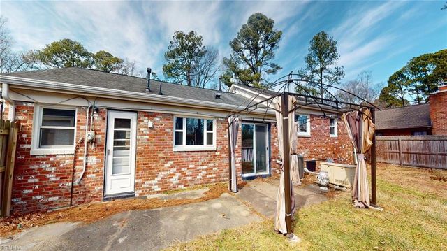 63 Azalea DR, Hampton, VA 23669