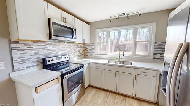 63 Azalea DR, Hampton, VA 23669