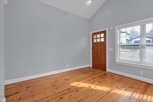 516 Acklen Park Dr, Nashville, TN 37205