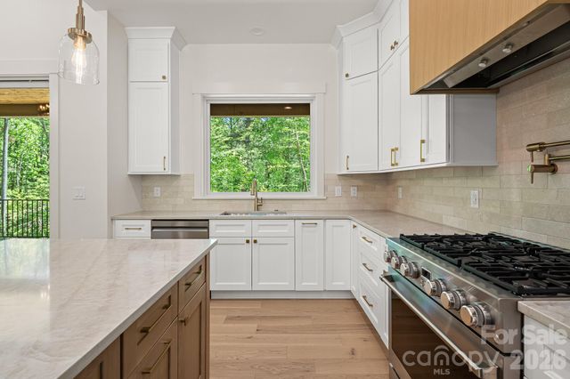 164 Reserve Way, Hendersonville, NC 28792