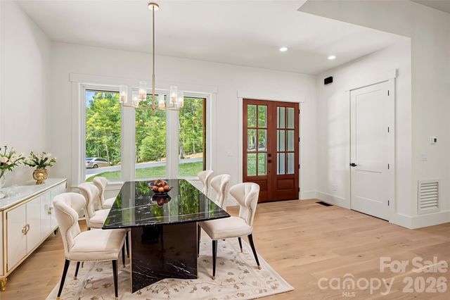 164 Reserve Way, Hendersonville, NC 28792
