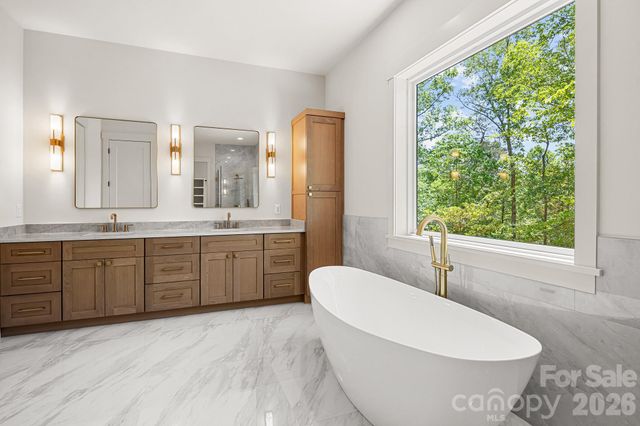 164 Reserve Way, Hendersonville, NC 28792