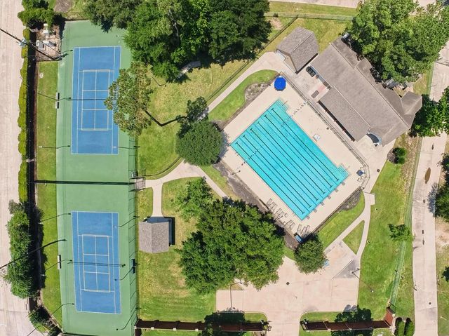 15718 Conners Ace Drive, Spring, TX 77379
