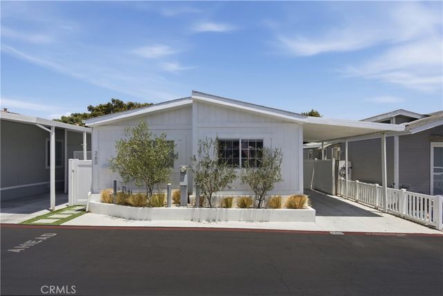 260 Mayflower, Newport Beach, CA 92660