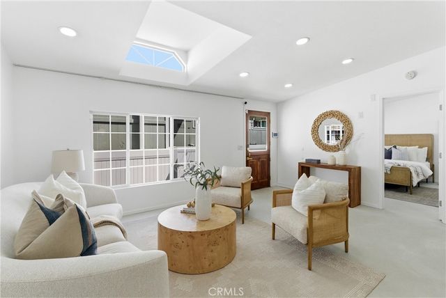 260 Mayflower, Newport Beach, CA 92660