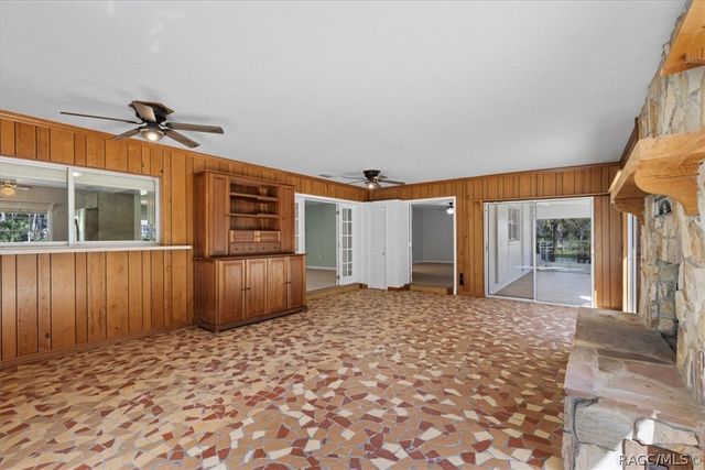 6 Nancy Parkway, Yankeetown, FL 34498