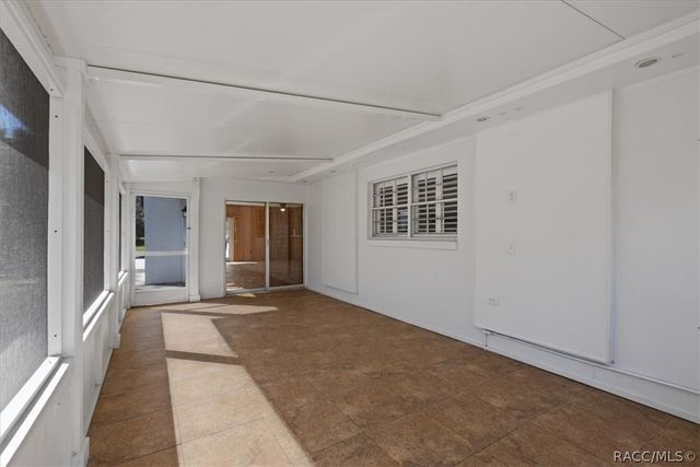 6 Nancy Parkway, Yankeetown, FL 34498