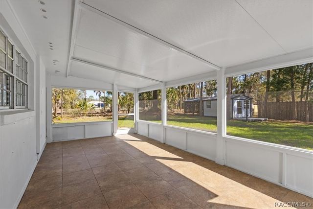 6 Nancy Parkway, Yankeetown, FL 34498