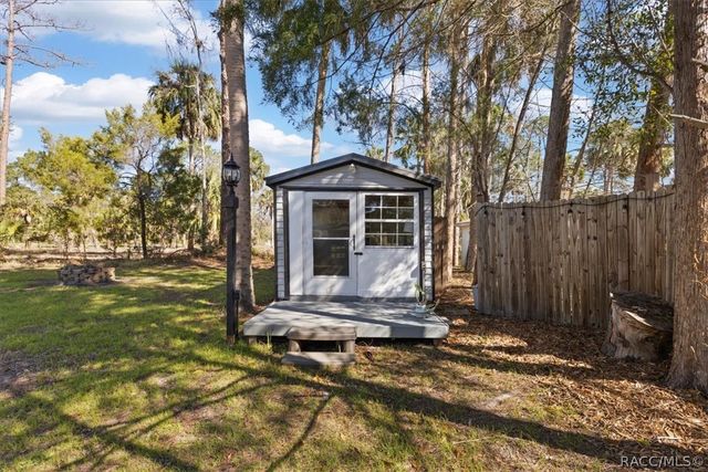 6 Nancy Parkway, Yankeetown, FL 34498