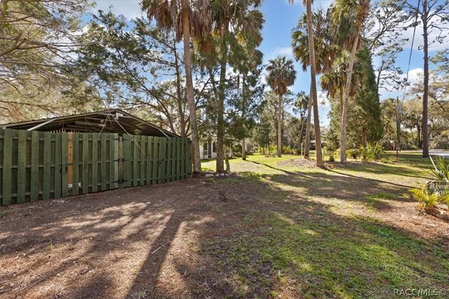 6 Nancy Parkway, Yankeetown, FL 34498