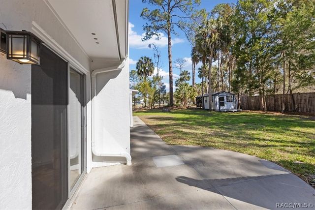 6 Nancy Parkway, Yankeetown, FL 34498