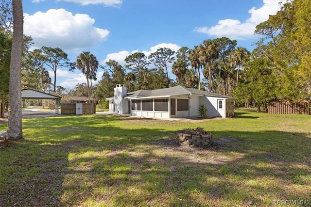 6 Nancy Parkway, Yankeetown, FL 34498