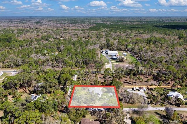 6 Nancy Parkway, Yankeetown, FL 34498