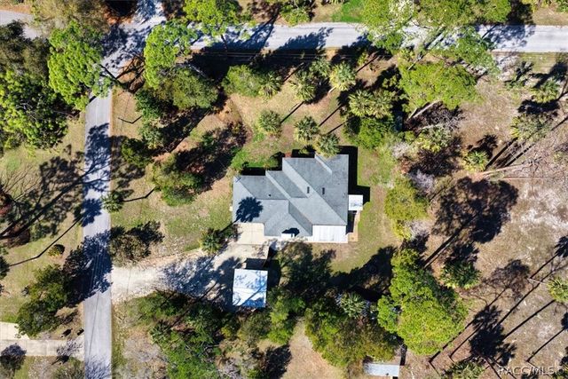 6 Nancy Parkway, Yankeetown, FL 34498