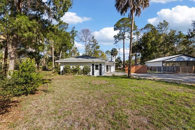 6 Nancy Parkway, Yankeetown, FL 34498