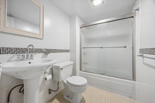 47 KEARNEY ST, Lyndhurst, NJ 07071