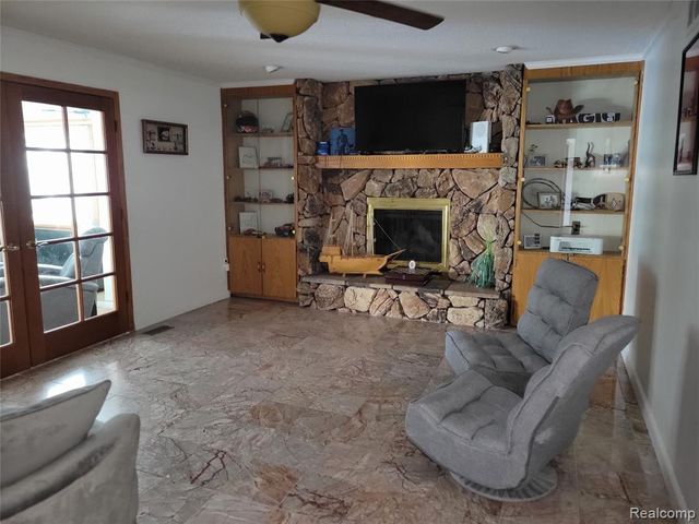 5549 Perrytown Drive, West Bloomfield, MI 48322