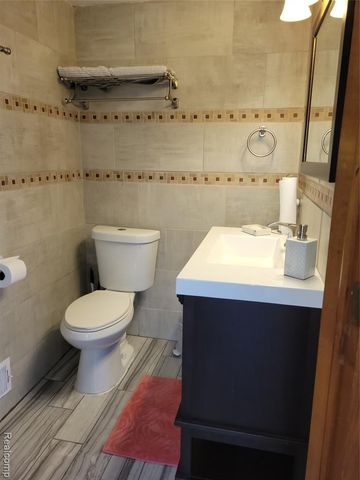 5549 Perrytown Drive, West Bloomfield, MI 48322