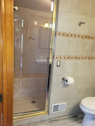 5549 Perrytown Drive, West Bloomfield, MI 48322