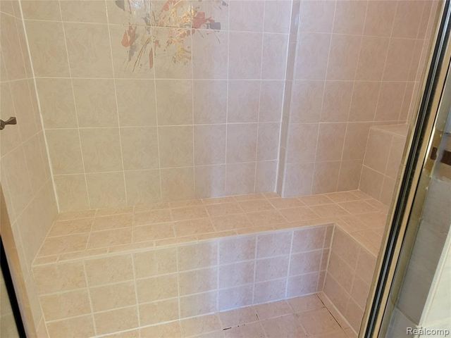 5549 Perrytown Drive, West Bloomfield, MI 48322