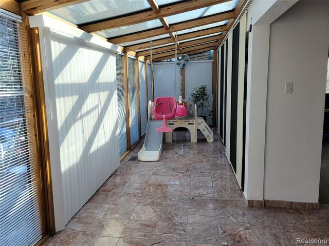 5549 Perrytown Drive, West Bloomfield, MI 48322