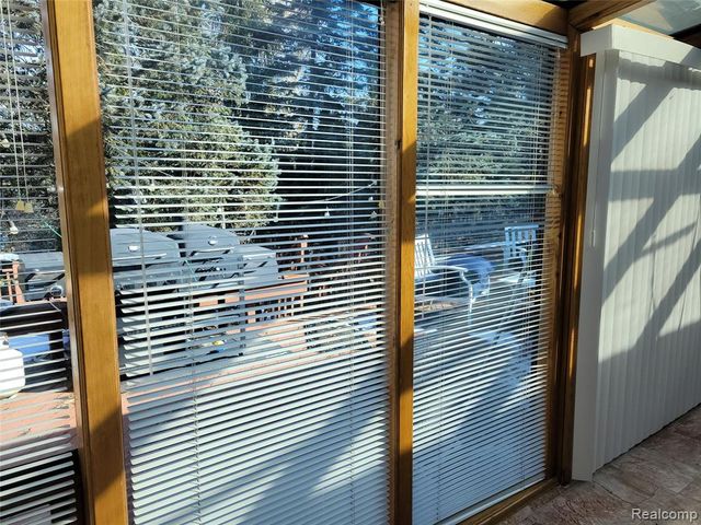 5549 Perrytown Drive, West Bloomfield, MI 48322