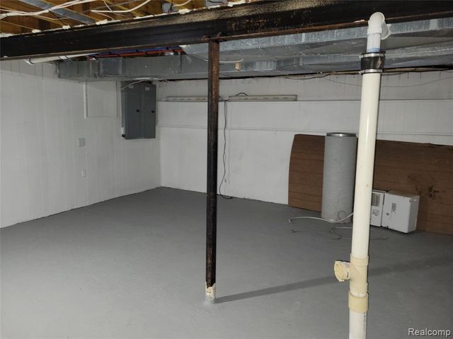 5549 Perrytown Drive, West Bloomfield, MI 48322